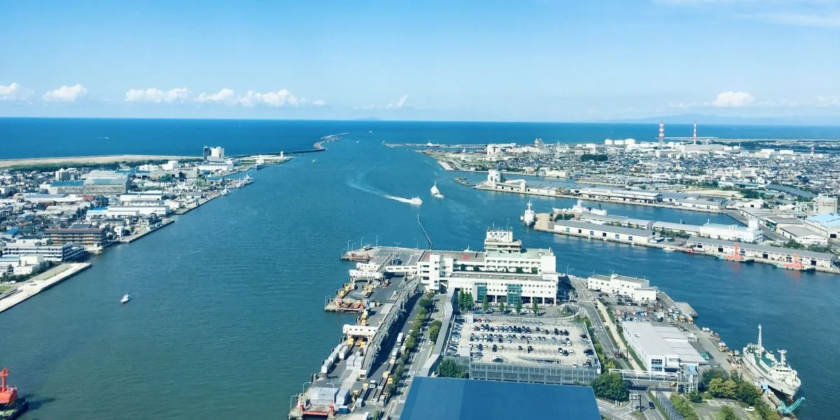 Visit Niigata by cruising