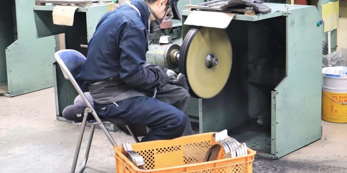 Polishing at Migakiya-Ichibankan