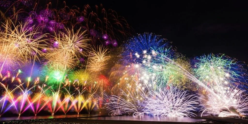 Marvel at a Light Show Over the Sea! Gion Kashiwazaki Festival Sea Fireworks