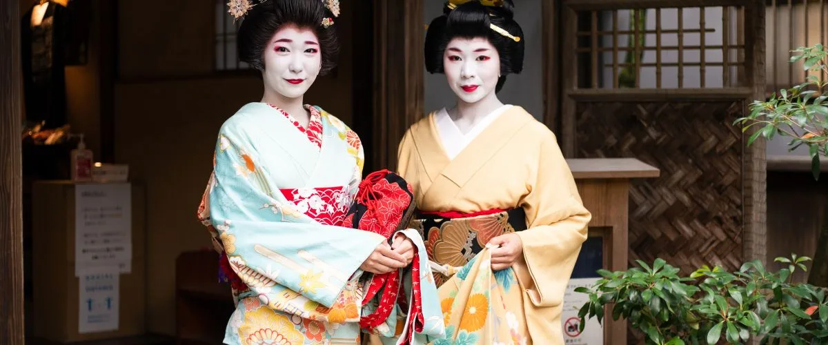 Niigata Furumachi Geigi (Geisha)