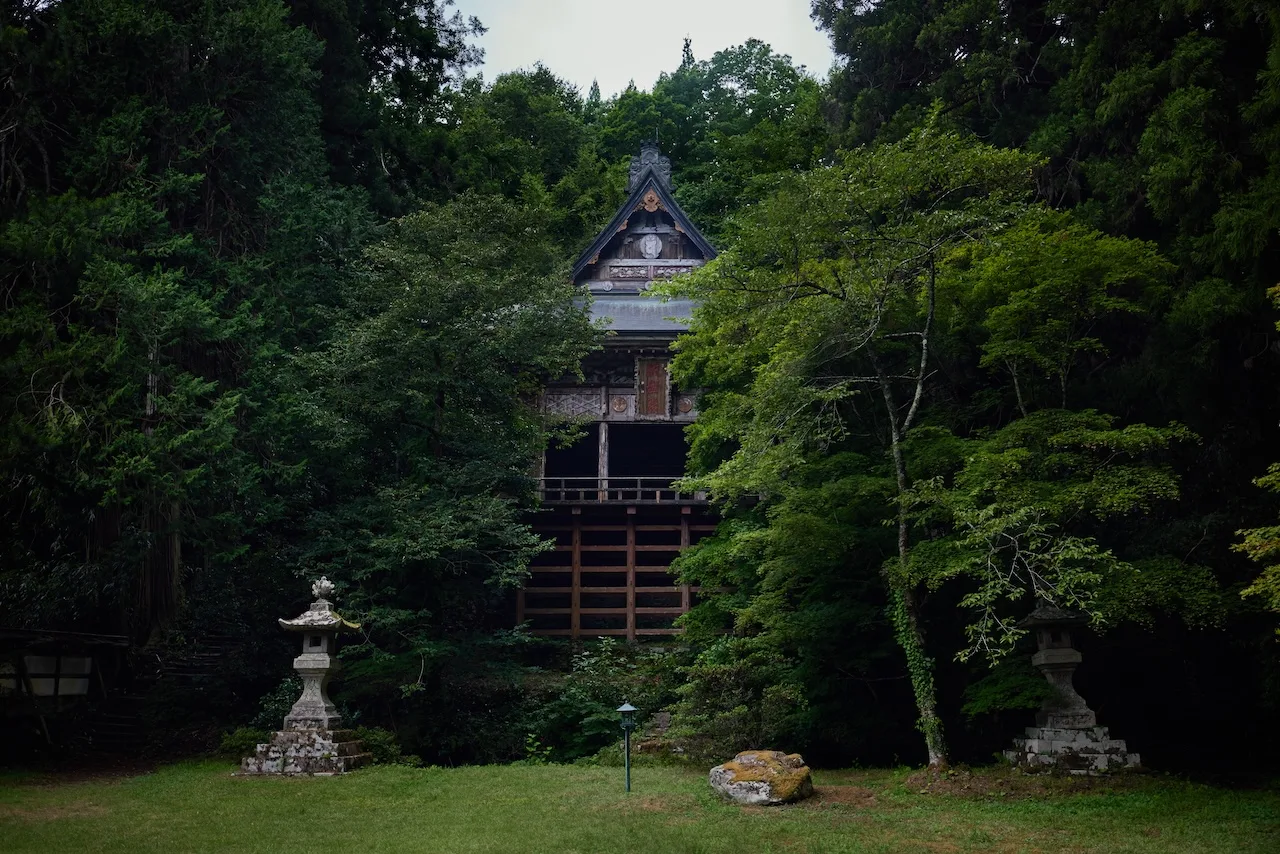 The tranquil and elegant Seisuiji forest temple inspired by Kyoto and built by Sado's aristocratic exiles