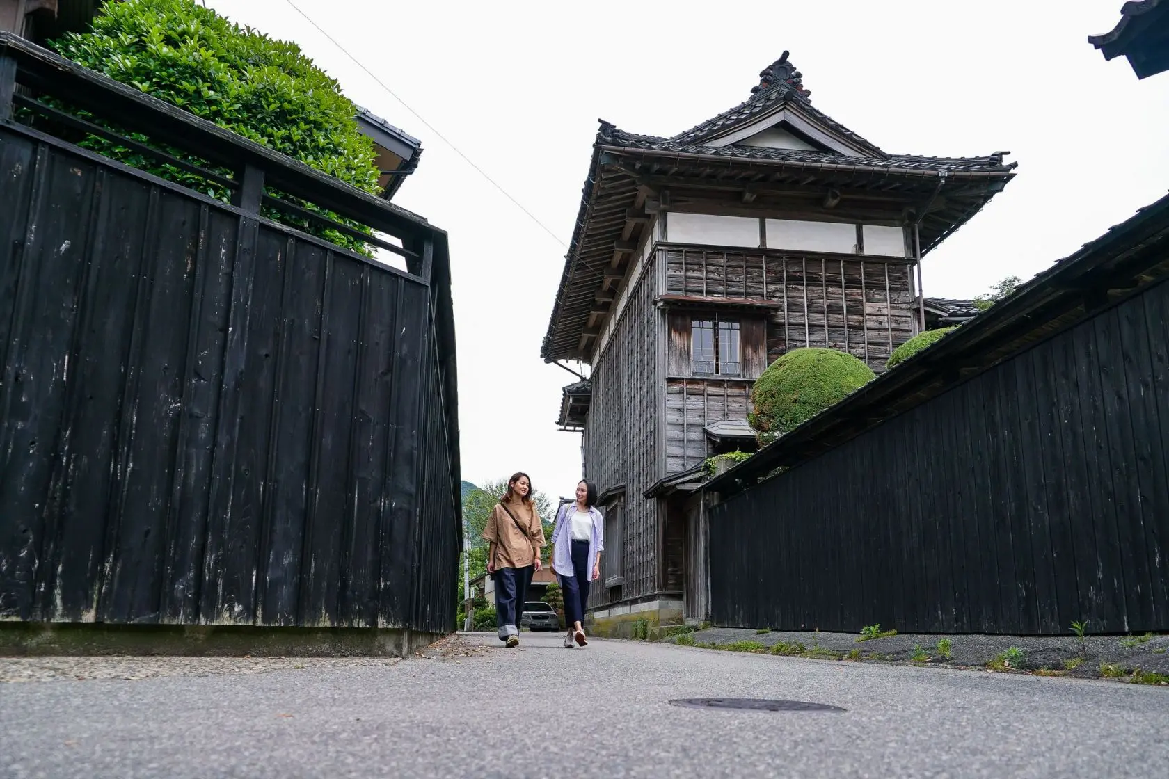 Kurobeidori (Black Fence Street)