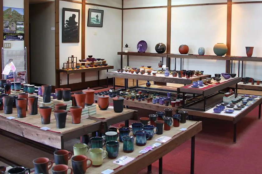 Mumyoi Ware Gyokudo Kamamoto Pottery