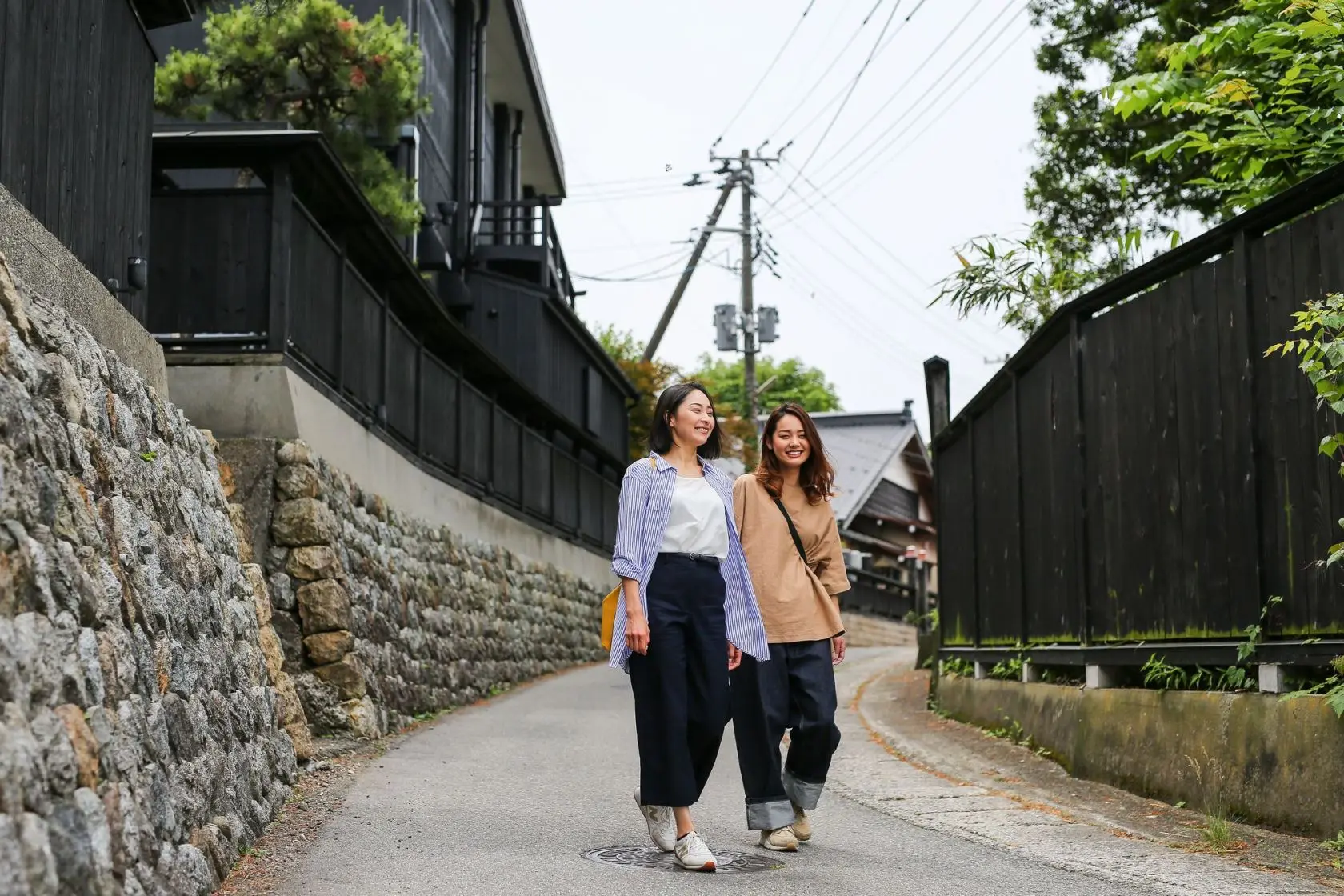 Kurobeidori (Black Fence Street)