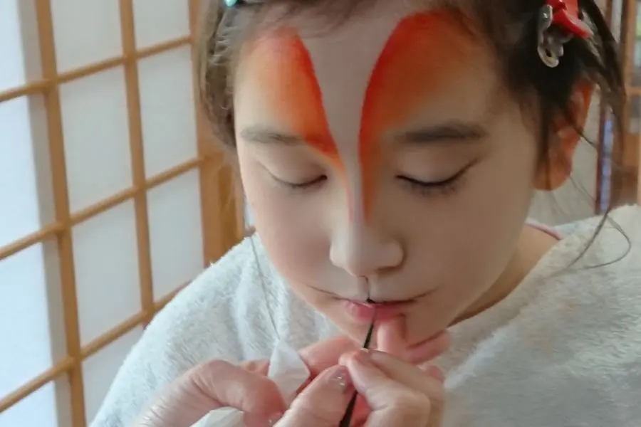 Kitsune no yomeiri yashiki (Fox Wedding Pavilion)