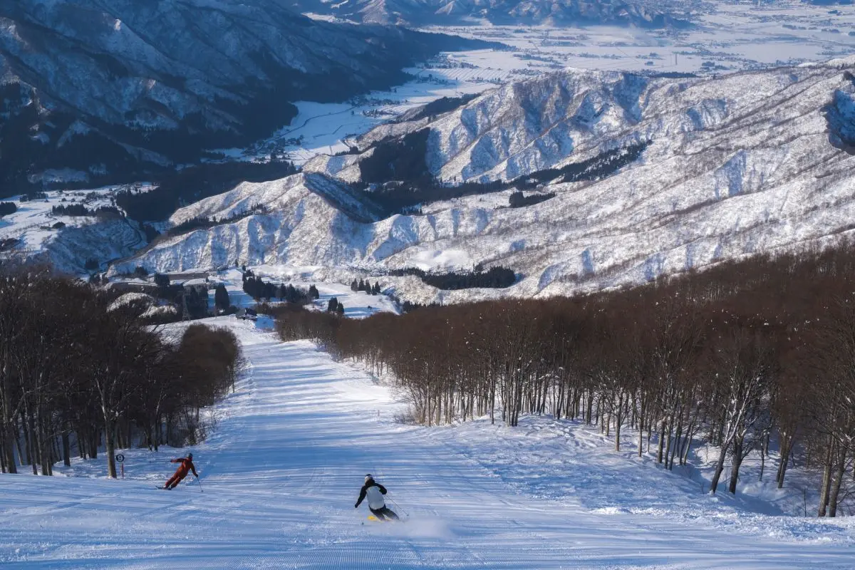 Muikamachi Hakkaisan Ski Resort