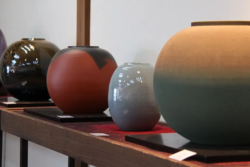 Mumyoi Ware Gyokudo Kamamoto Pottery