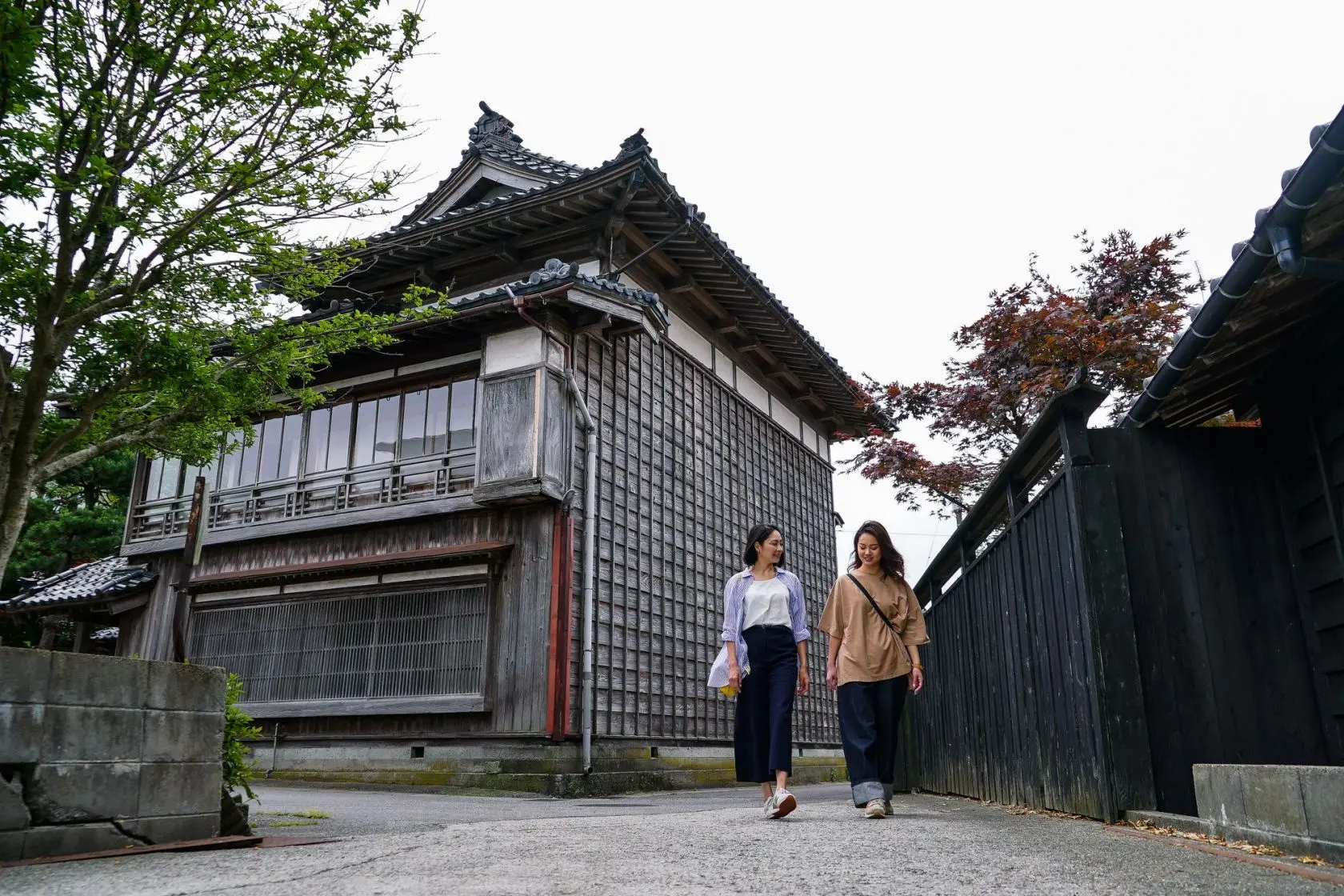 Kurobeidori (Black Fence Street)