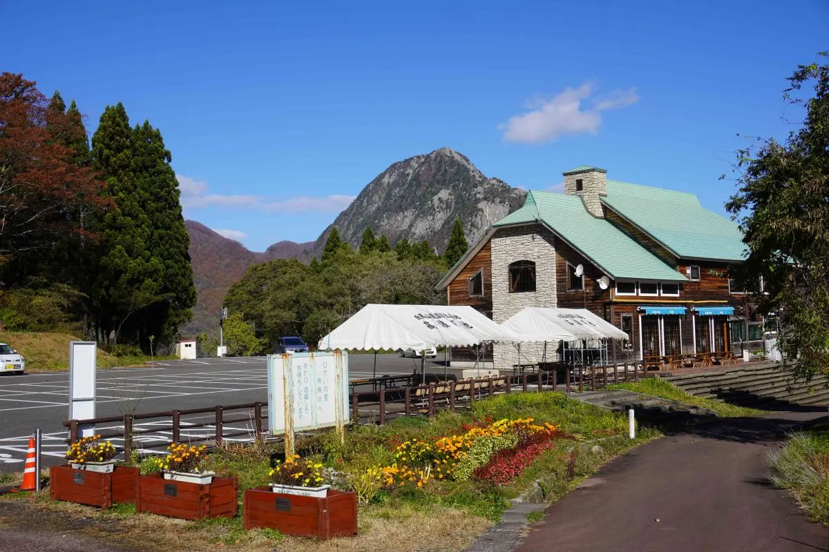Takanami-no-Ike Pond