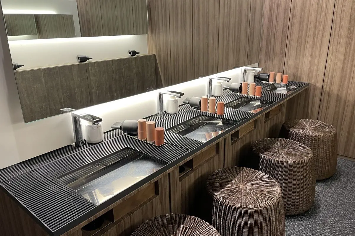 Snow Peak FIELD SUITE SPA HEADQUARTERS