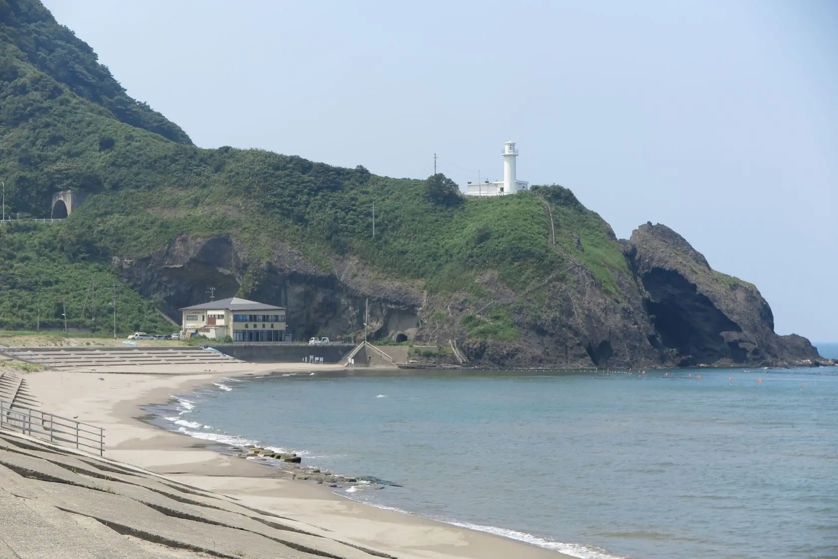 Kakudahama Beach