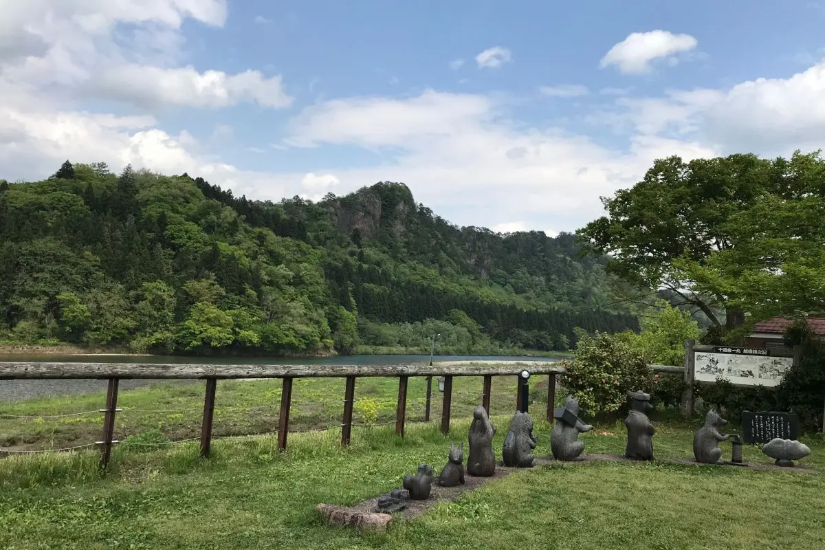 Kitsune no yomeiri yashiki (Fox Wedding Pavilion)