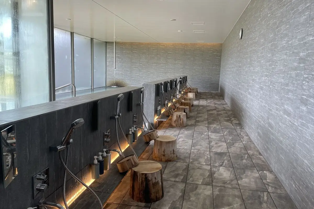 Snow Peak FIELD SUITE SPA HEADQUARTERS