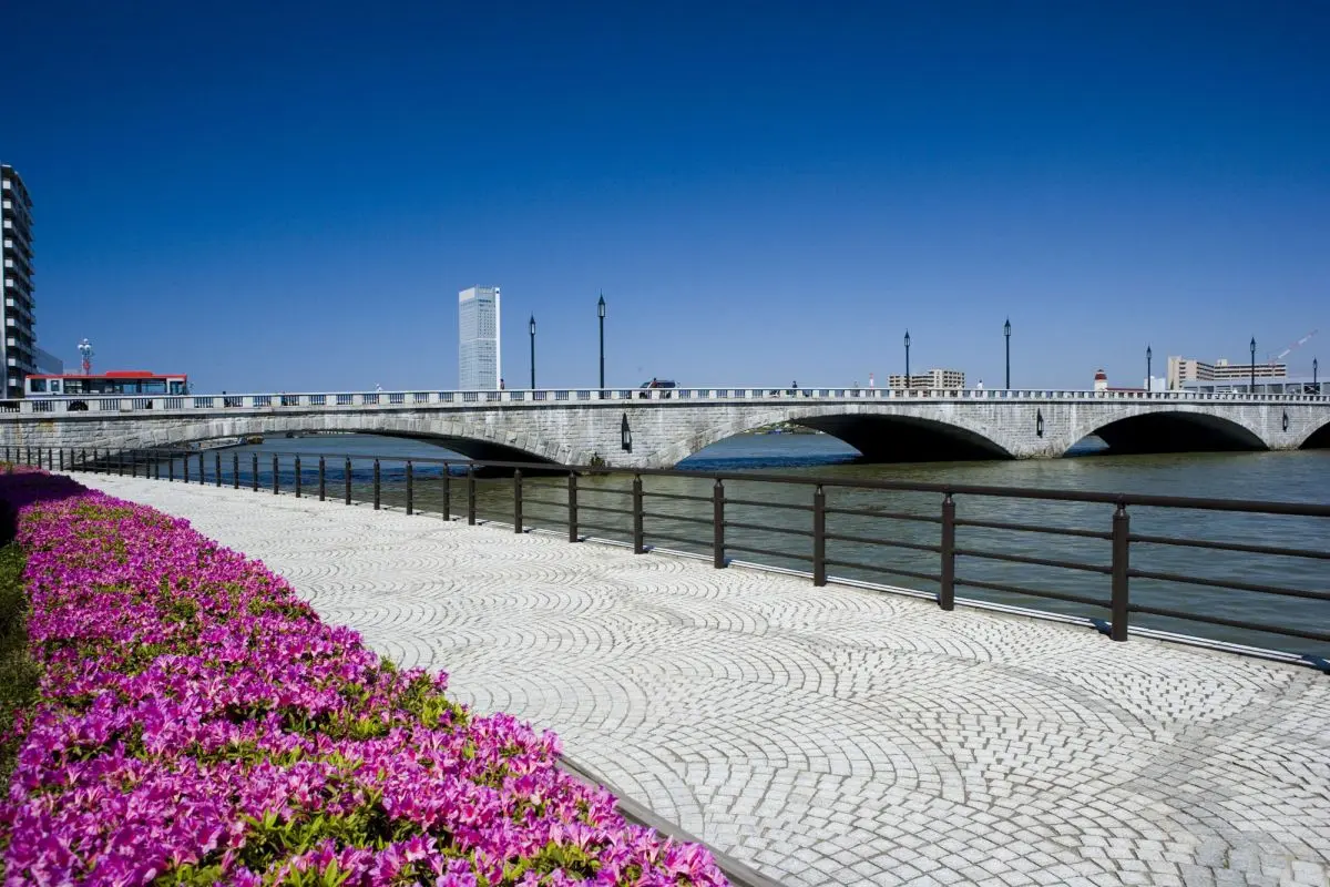 Yasuragitei Embankment