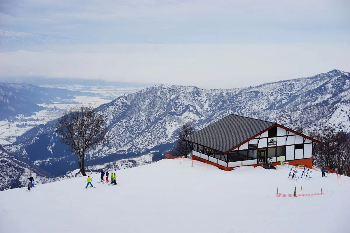Muikamachi Hakkaisan Ski Resort
