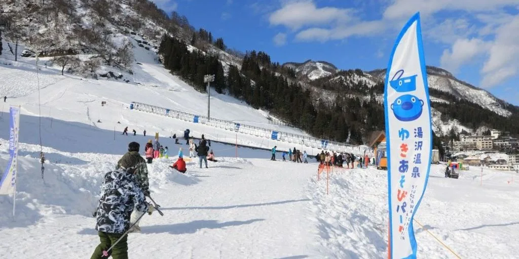 A 166-Seat Ropeway Takes You 1,000 Meters Up to the Yuzawa Kogen Ski Resort!