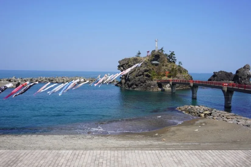 3. Nearby attractions