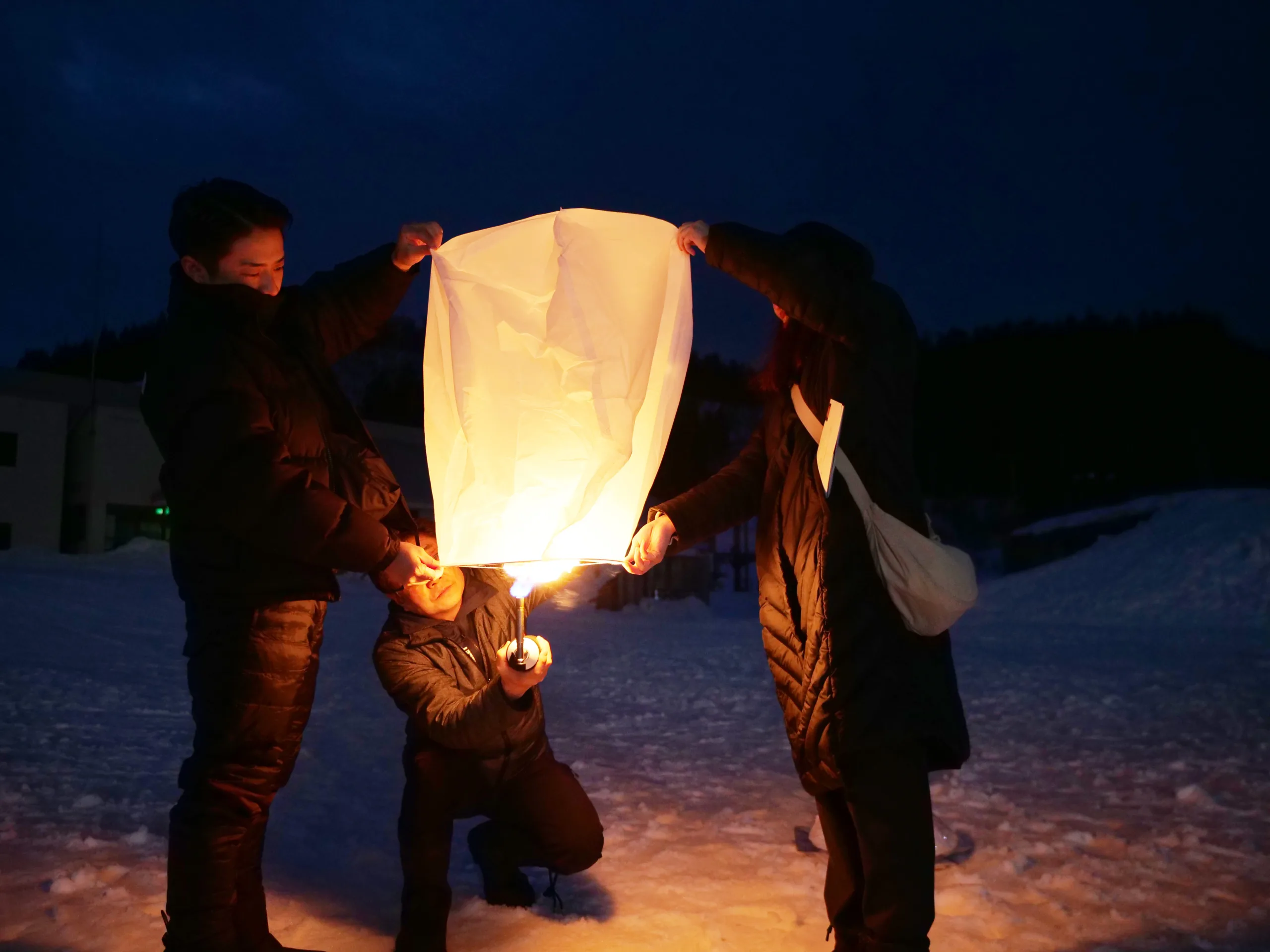 Experience 3: Release Lanterns Into the Snowy Night Sky (Tsunan Town)
