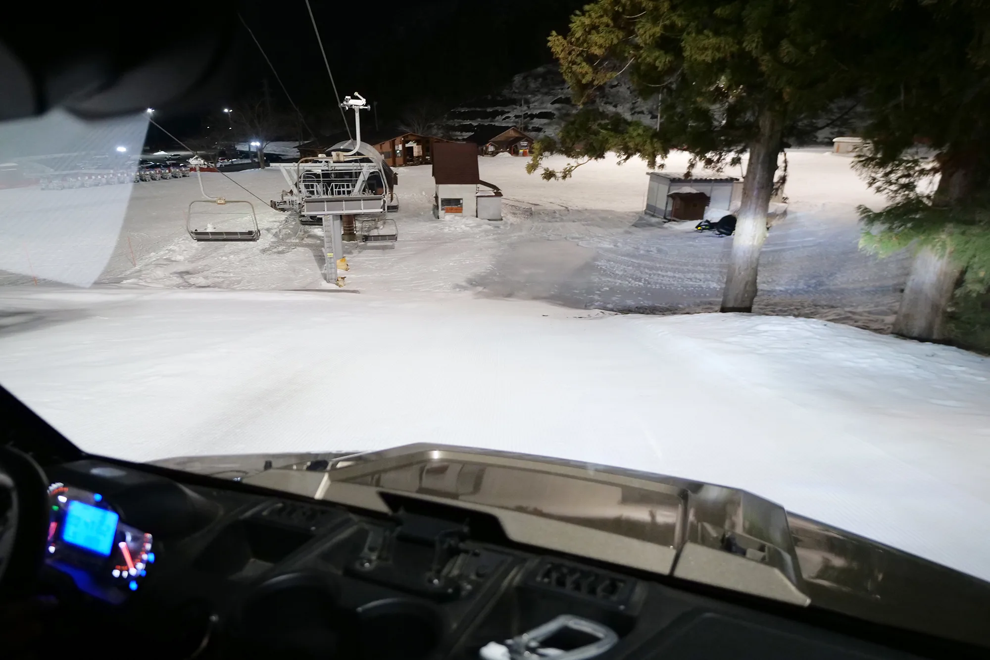 Experience 4: Ride a Snow Buggy Across the Night Slopes (Yuzawa Town)