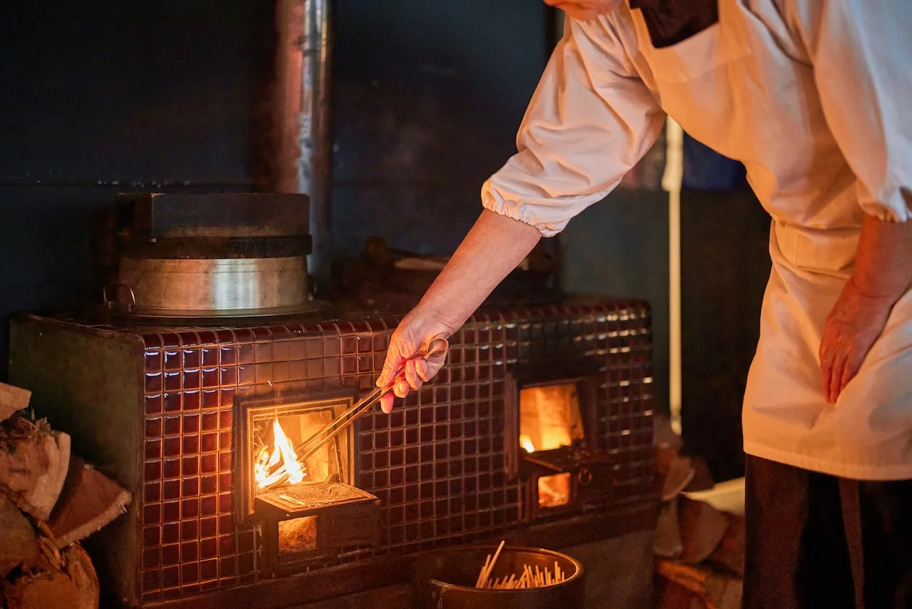 ryugon: Cooking in a Rustic Kitchen