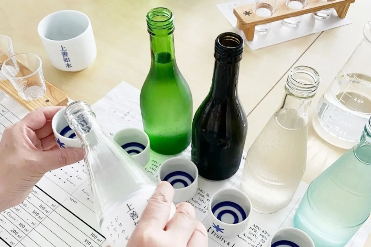 Shirataki Sake Brewery shop & taproom Flow