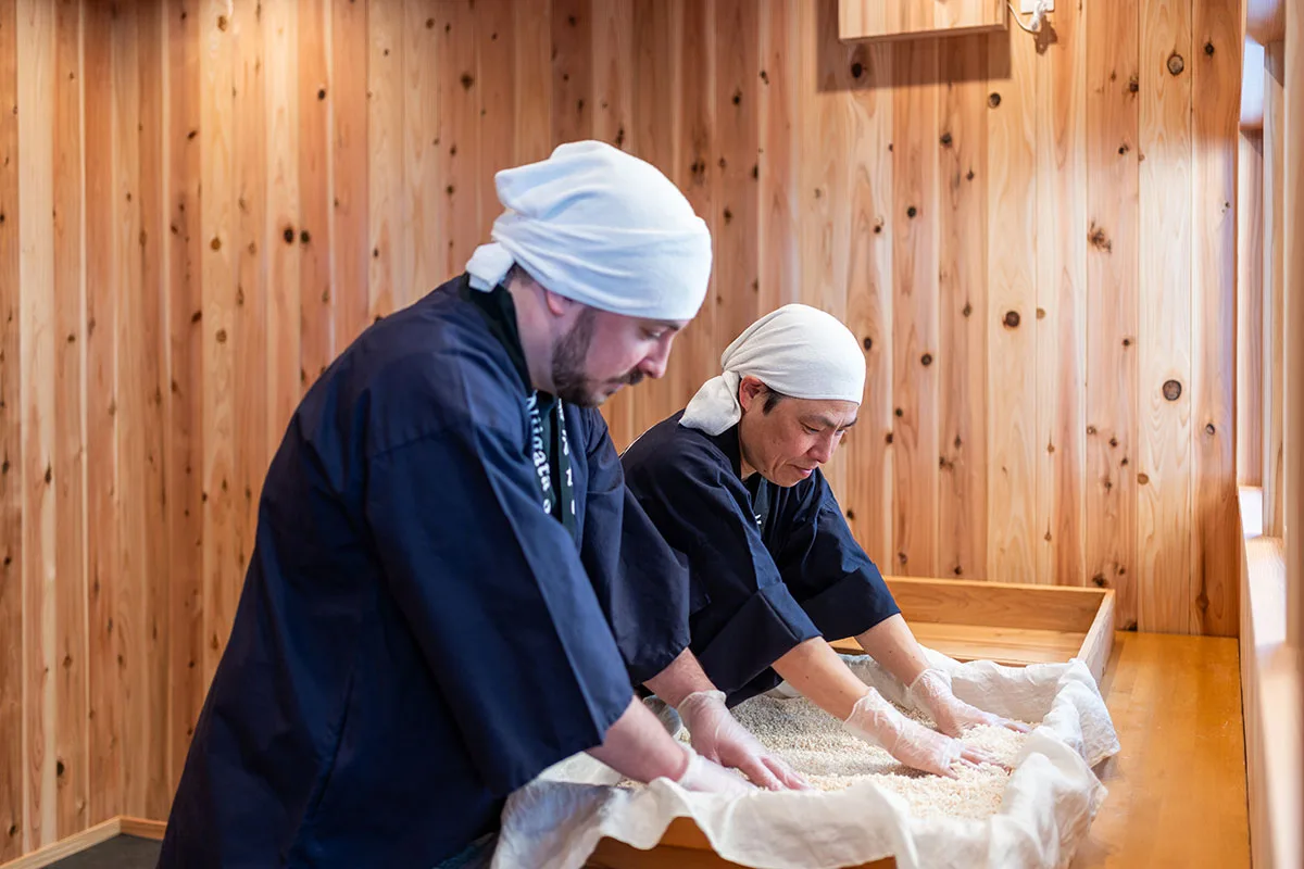 Experience Sake Brewing Born of the Local Environment at Snow Satoyama Sake Brewery